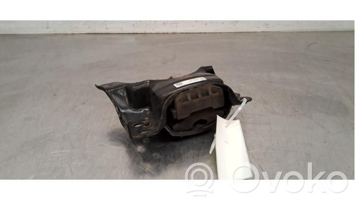 Volkswagen T-Cross Gearbox mounting bracket 