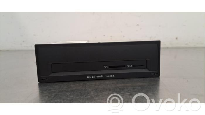 Audi Q3 F3 Panel / Radioodtwarzacz CD/DVD/GPS 