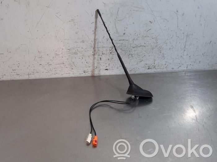 Peugeot 208 II Antena radiowa