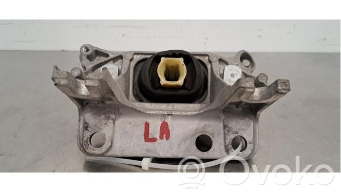 Renault Twingo III Engine mount bracket 