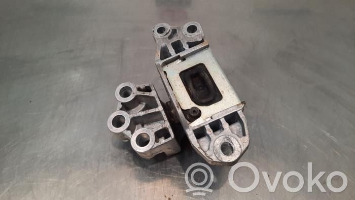 Fiat Tipo Engine mount bracket 