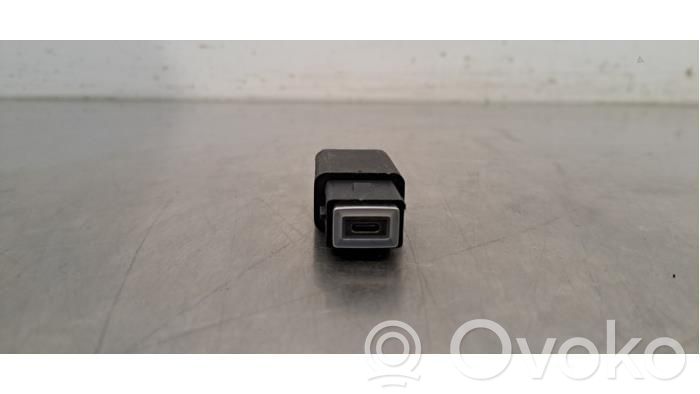 Citroen DS4 Enchufe conector USB 
