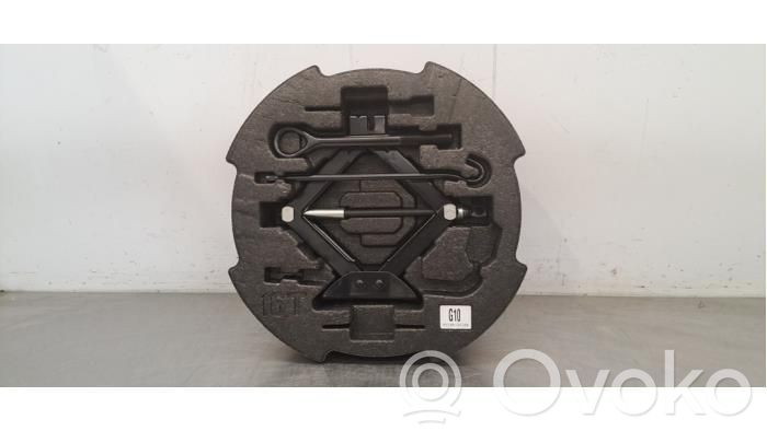 KIA Pro Cee'd III Tool set 