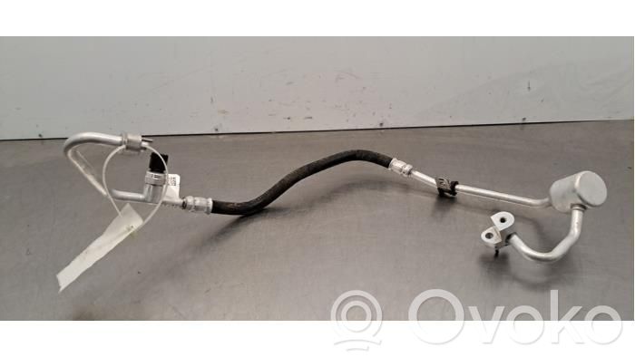 BMW iX1 Ilmastointilaitteen putki (A/C) 