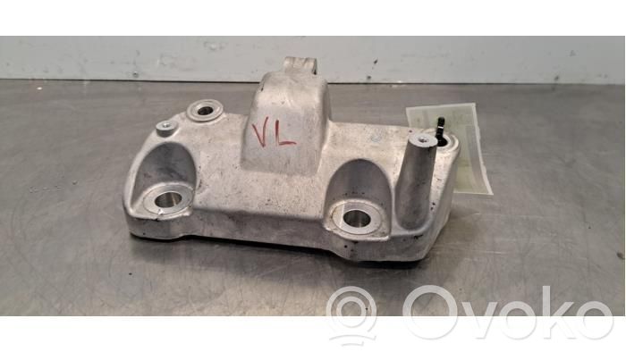 Engine mount bracket   31686307