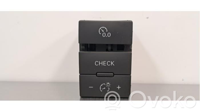 Commande régulateur de vitesse   4F0927123