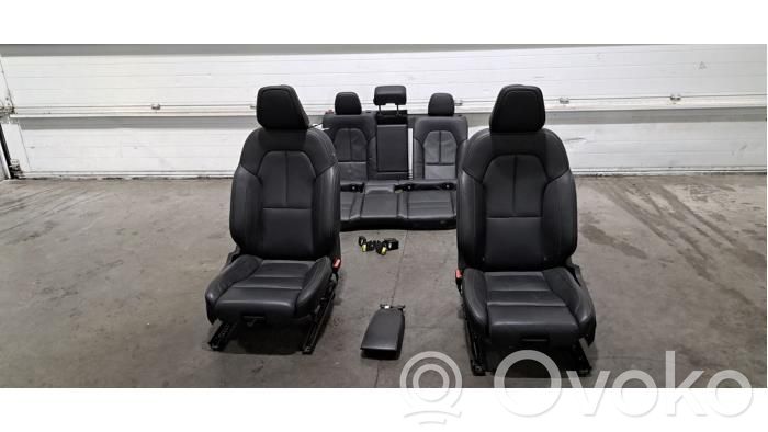 Interior set