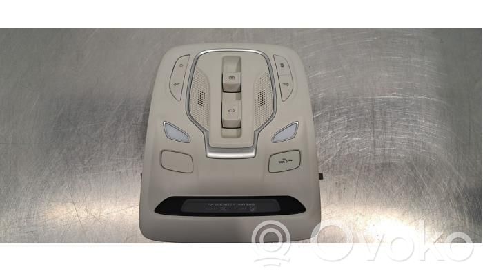 Etuistuimen valo   10649859