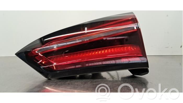 Rear/tail lights   10420736
