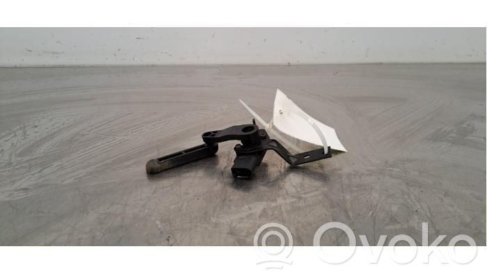 Audi Q4 Sportback e-tron Front height sensor lever 