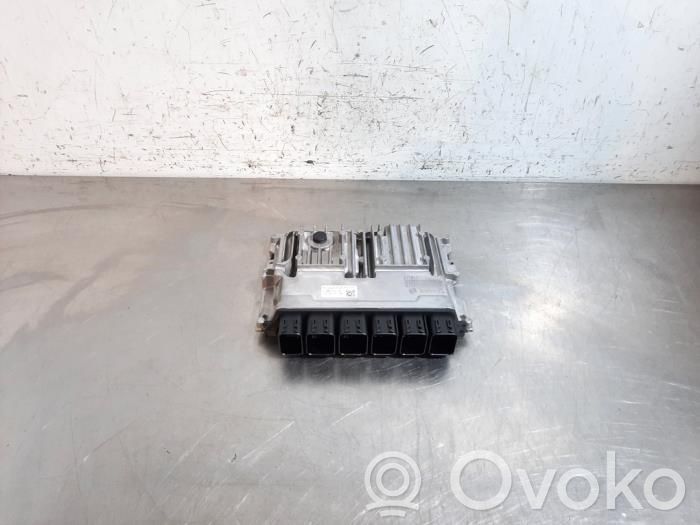 BMW 1 F40 Engine control unit/module 