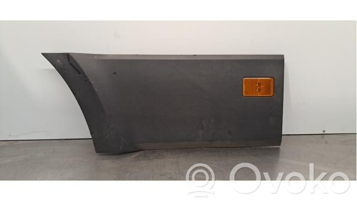 Volkswagen Crafter Moldura de la esquina del parachoques trasero 