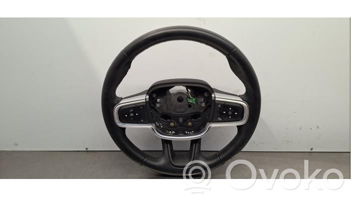 Volvo XC40 Ohjauspyörä 