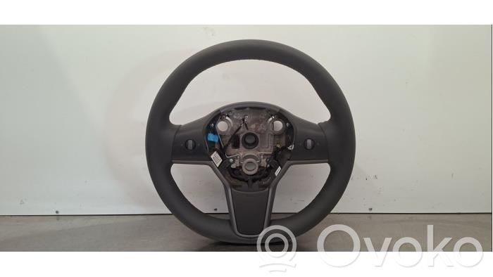 Tesla Model Y Steering wheel 