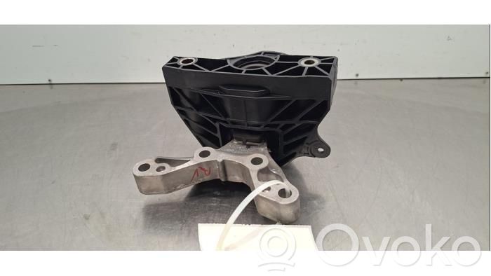 Peugeot 208 II Engine mount bracket 