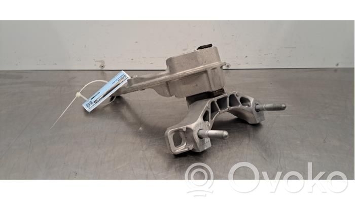 Citroen e-C3 Engine mount bracket 