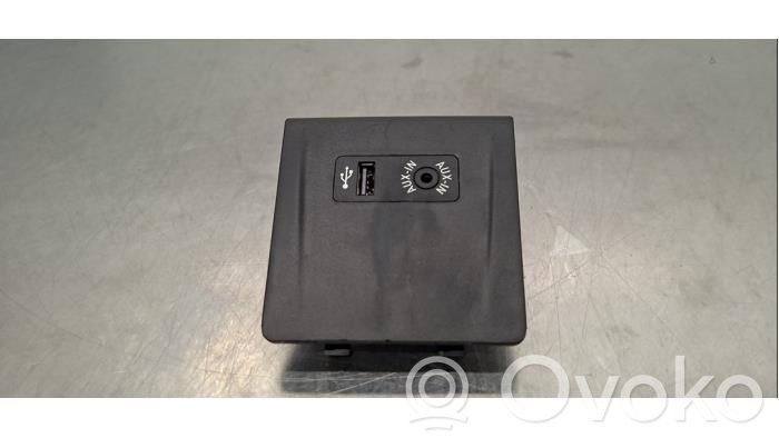 BMW 2 F46 Connettore plug in USB 