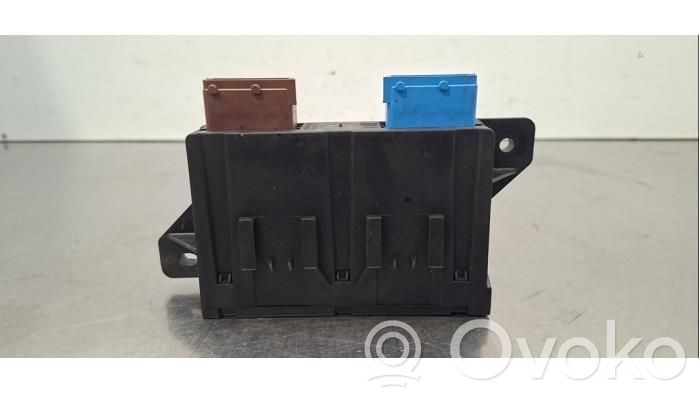 Unidad de control/módulo de la barra de remolque   9810050080