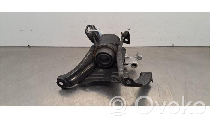 Lexus UX Engine mount bracket 
