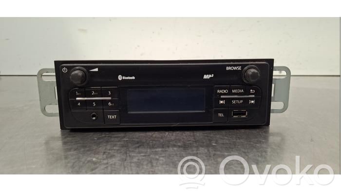 Opel Vivaro Panel / Radioodtwarzacz CD/DVD/GPS 