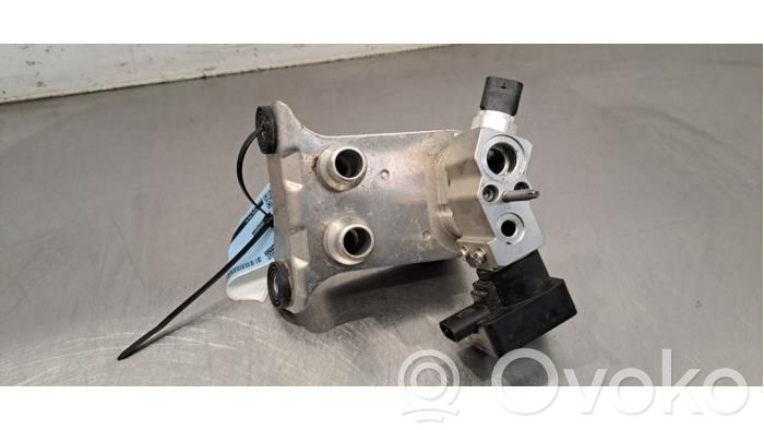 Mercedes-Benz EQB Radiator răcire A/C (condensor) 