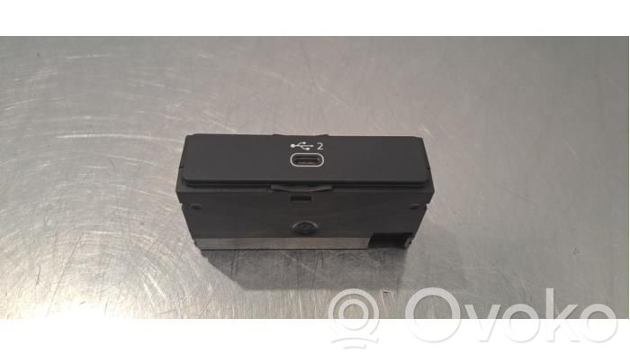 USB-Anschluss   8W0035708A