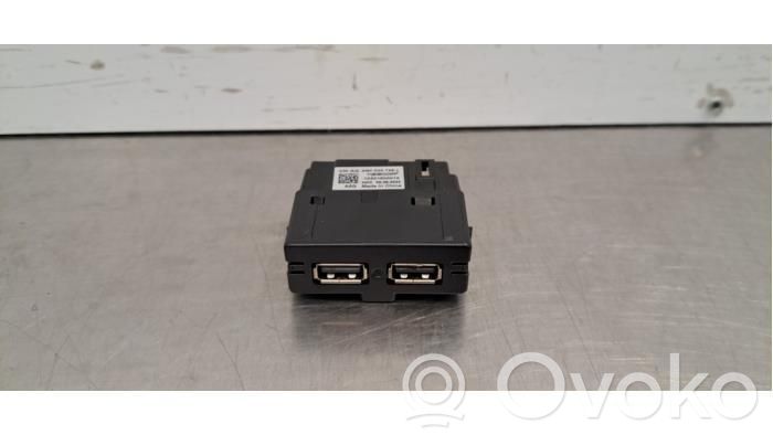 Connettore plug in USB   5Q0035726L