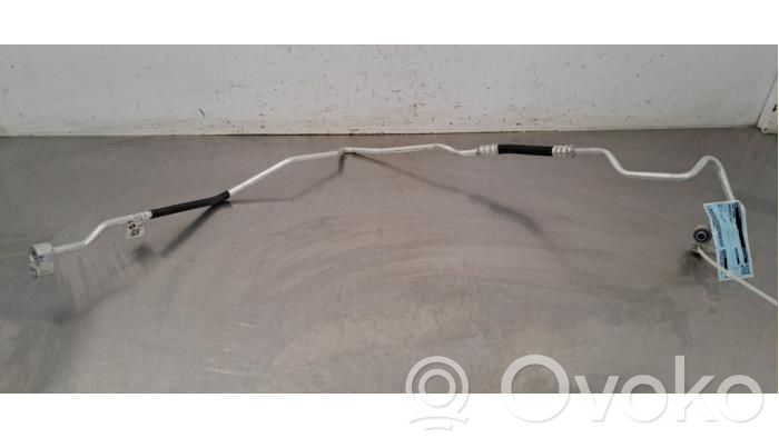 BMW XM Ilmastointilaitteen putki (A/C) 