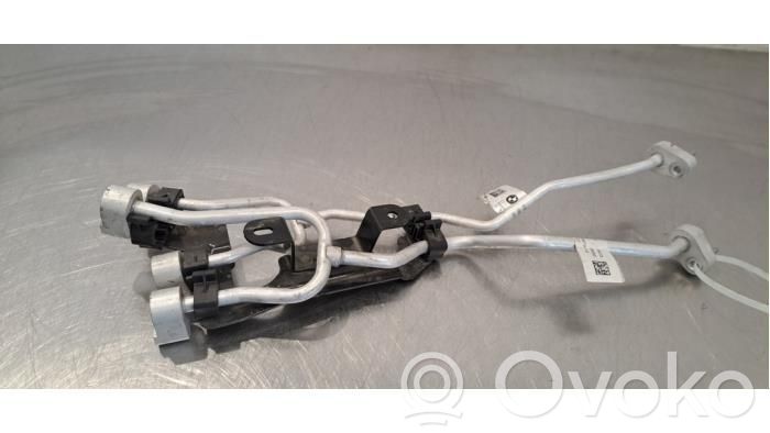 BMW XM Ilmastointilaitteen putki (A/C) 