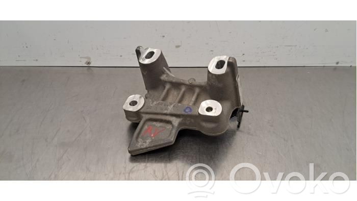 Soporte de montaje del motor   9826364780