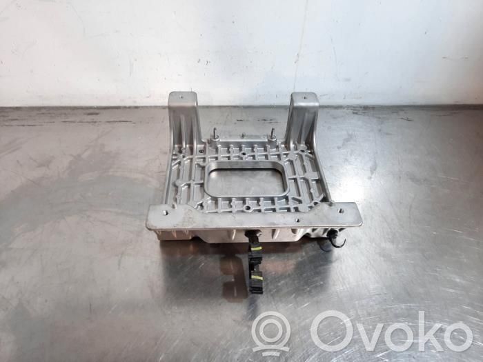 Other engine bay part
