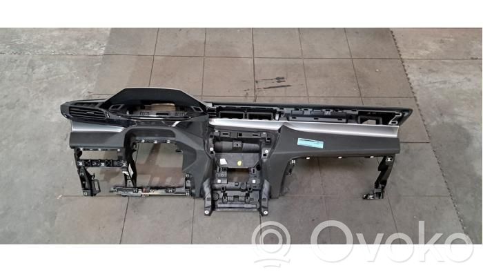 Peugeot 408 II Panel de instrumentos 