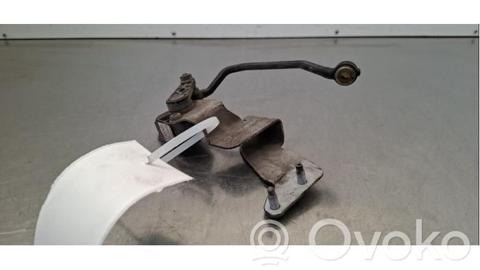 Front height sensor lever   31340262