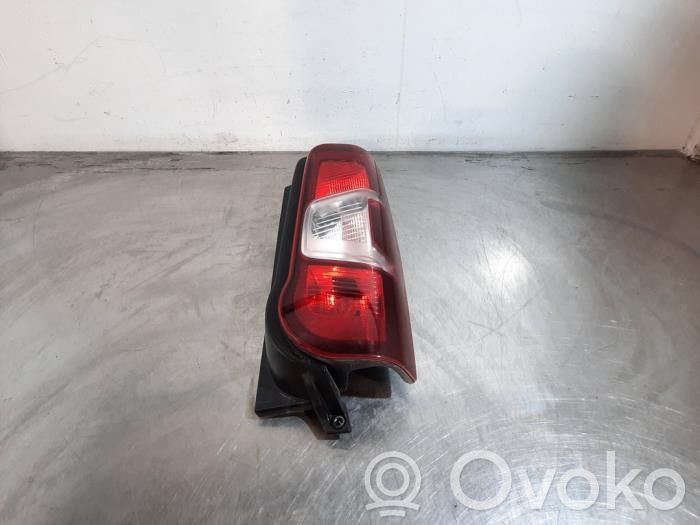 Opel Combo E Luci posteriori
