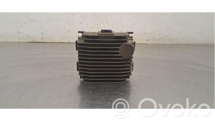 Porsche Taycan 9J1 Amplificatore