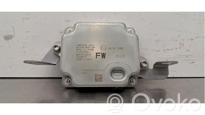 Toyota bZ4X Antenna control unit 