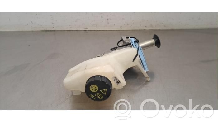 Skoda Kamiq Główny cylinder hamulca 