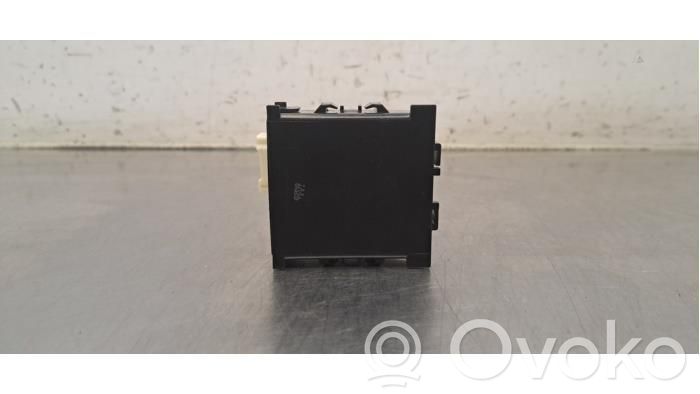 Toyota bZ4X Centralina/modulo chiusura centralizzata portiere