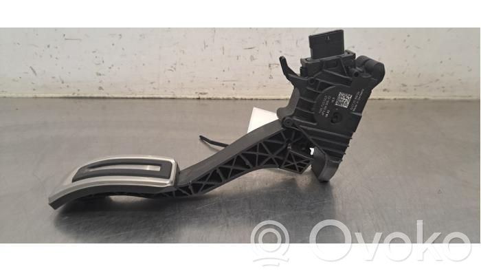 Volkswagen Tiguan Accelerator throttle pedal 