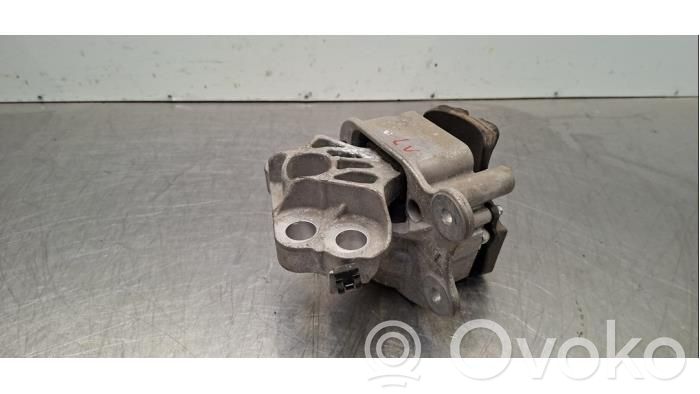 Engine mount bracket   K8D27M121AE
