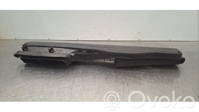Volkswagen Tiguan Wlot / Kanał powietrza intercoolera 