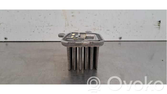 Opel Astra L Módulo de control de balasto LED 