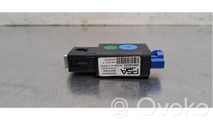Peugeot 308 Enchufe conector USB 