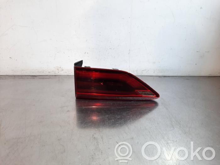 Volkswagen Golf VIII Lampă spate în caroserie 