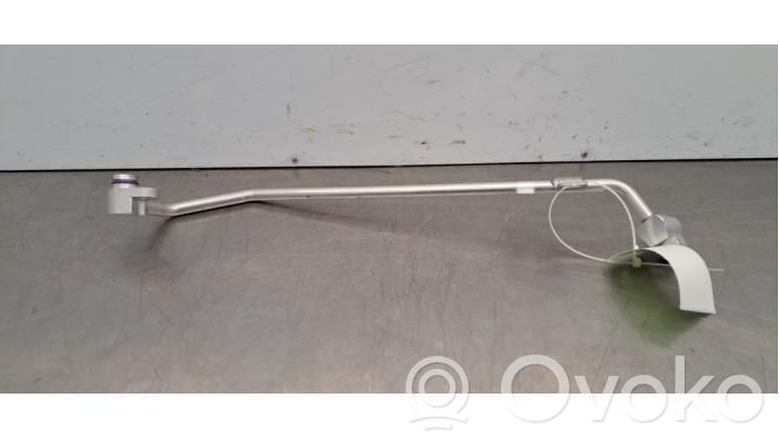Ilmastointilaitteen putki (A/C)   85E816704D