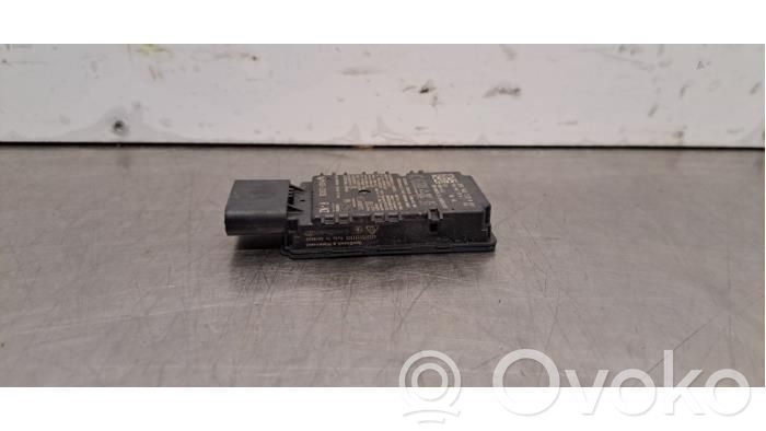 Porsche Macan (95C) Antenna control unit 
