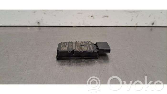 Porsche Macan (95C) Antenna control unit 