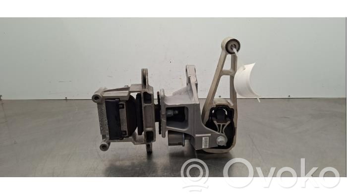 Land Rover Evoque I Engine mount bracket 