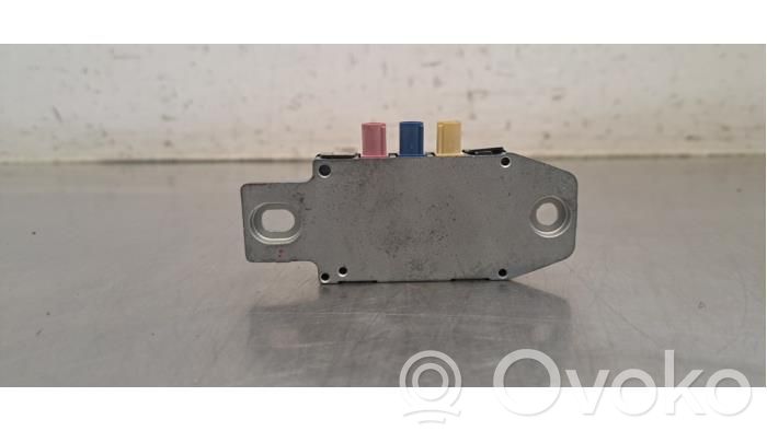 Land Rover Evoque I Antenos stiprintuvas 