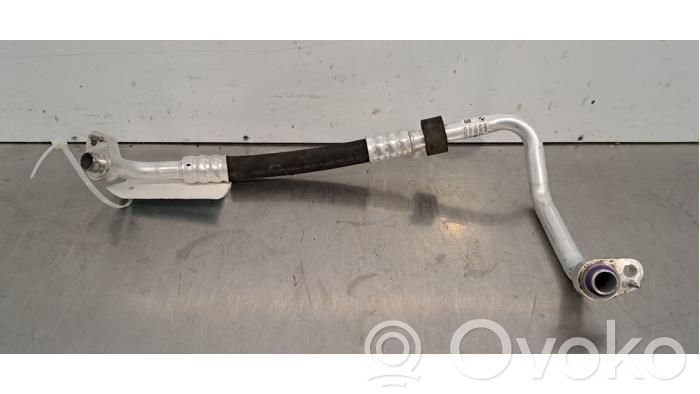 BMW i3 Ilmastointilaitteen putki (A/C) 